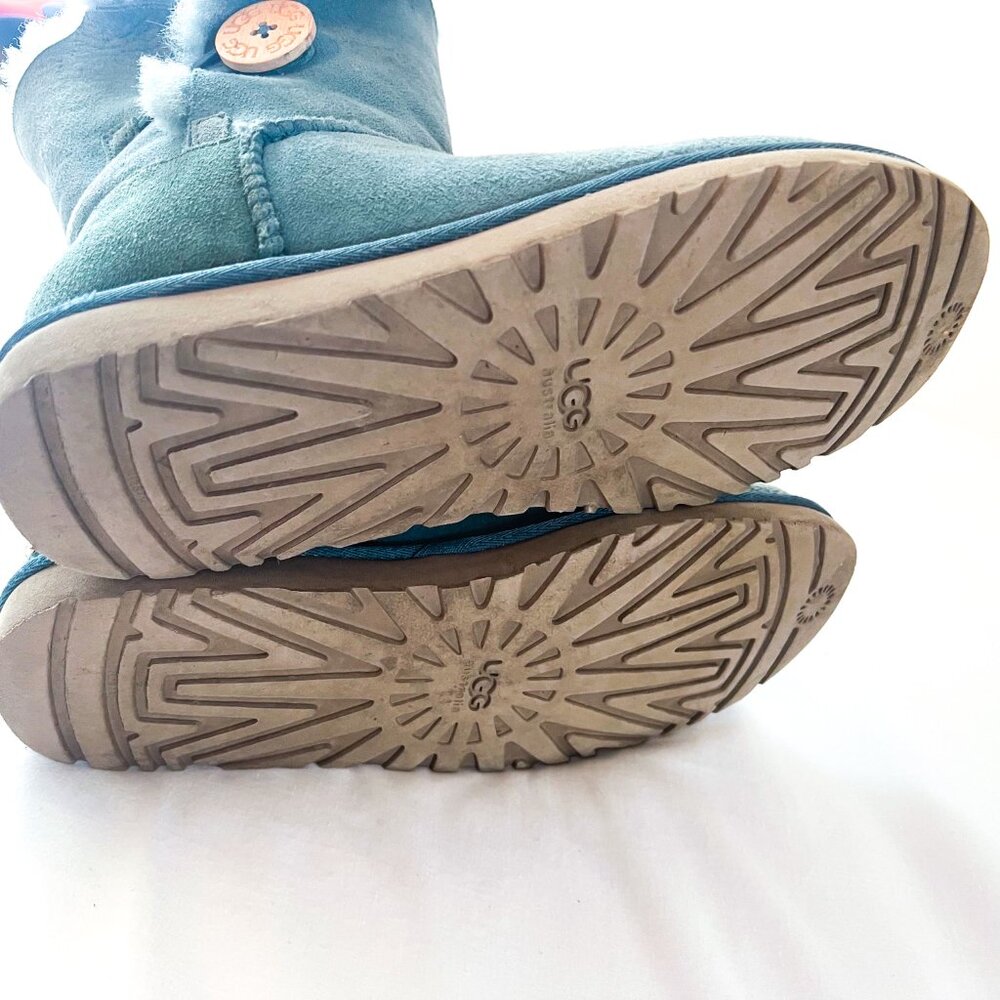 UGG Bailey Button Boot II - Picture 10 of 14